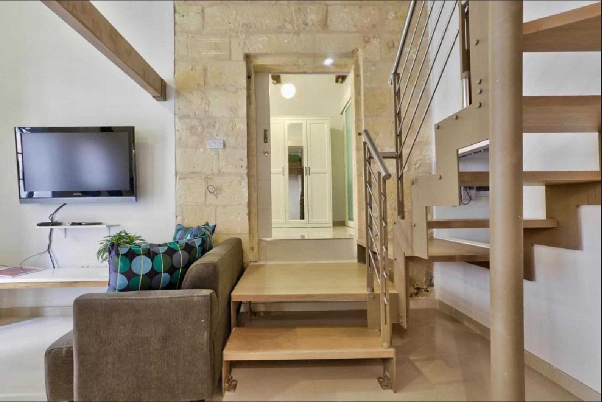 Exquisite 3-Bedroom Duplex Penthouse With Jacuzzi In Valletta Centre Εξωτερικό φωτογραφία