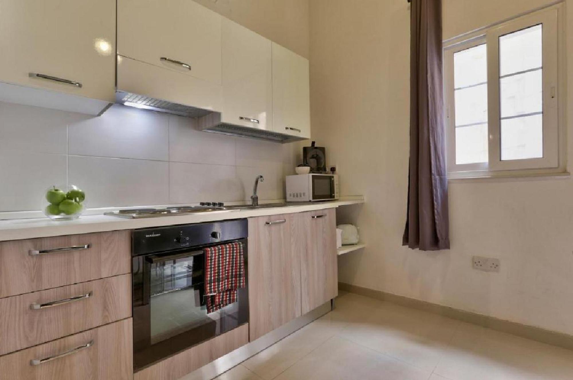 Exquisite 3-Bedroom Duplex Penthouse With Jacuzzi In Valletta Centre Εξωτερικό φωτογραφία