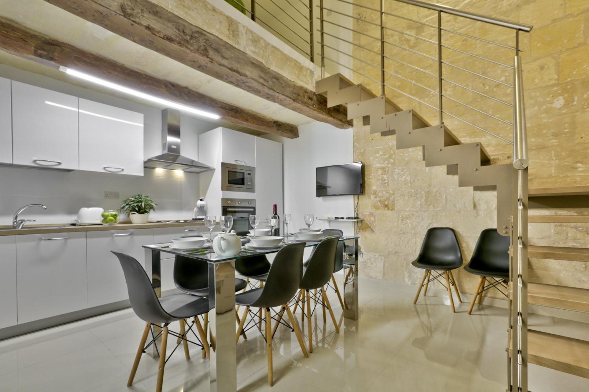 Exquisite 3-Bedroom Duplex Penthouse With Jacuzzi In Valletta Centre Εξωτερικό φωτογραφία