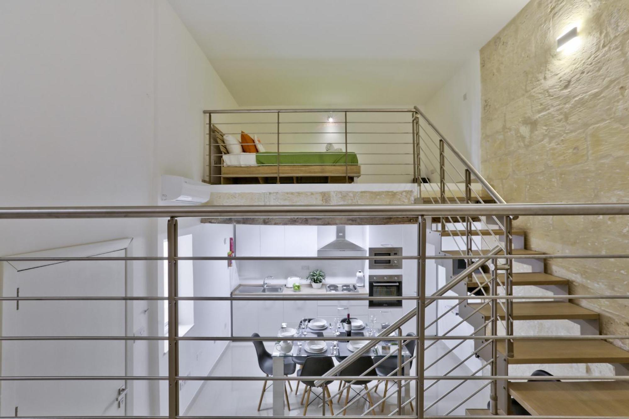 Exquisite 3-Bedroom Duplex Penthouse With Jacuzzi In Valletta Centre Εξωτερικό φωτογραφία