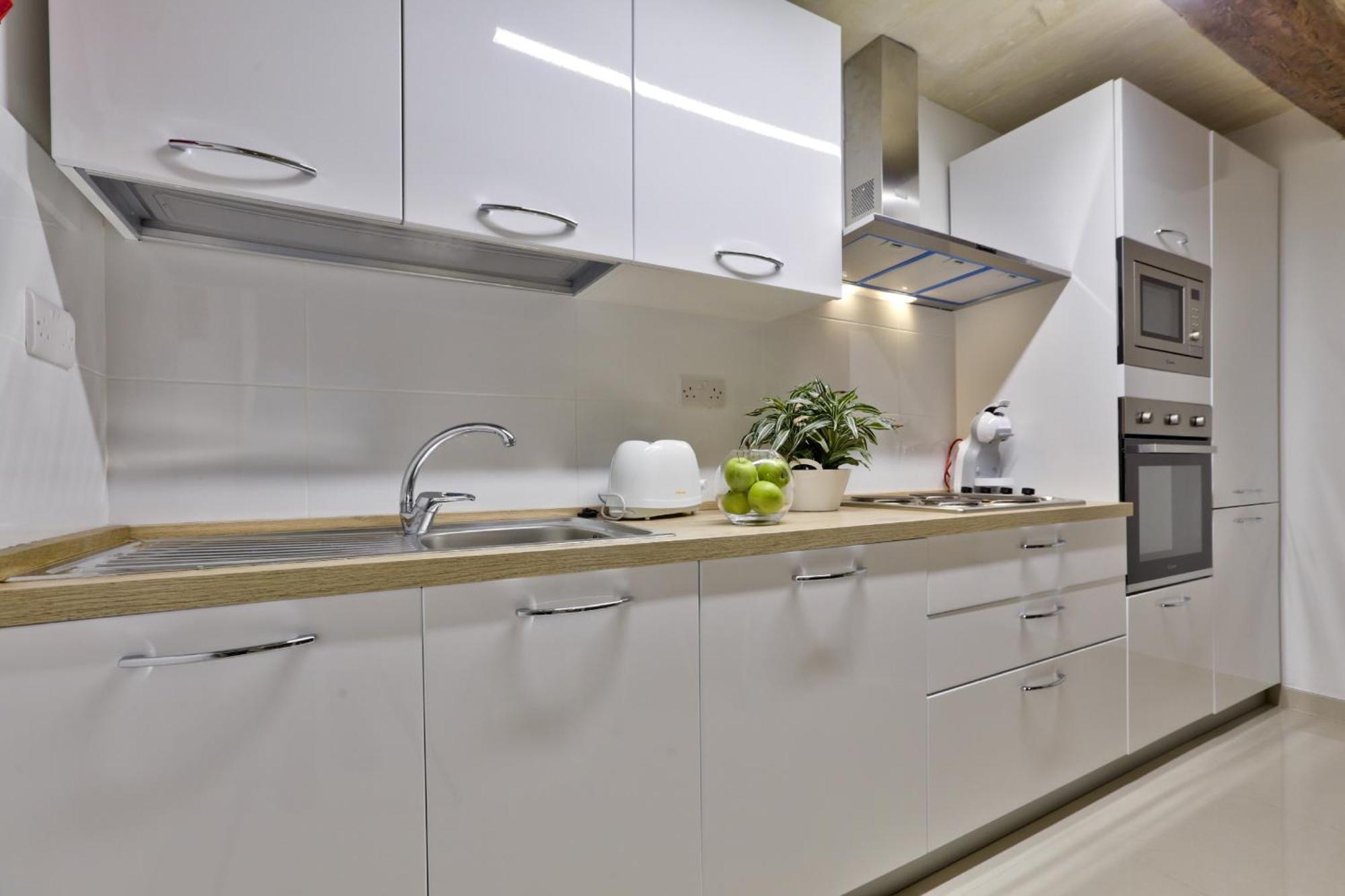 Exquisite 3-Bedroom Duplex Penthouse With Jacuzzi In Valletta Centre Εξωτερικό φωτογραφία